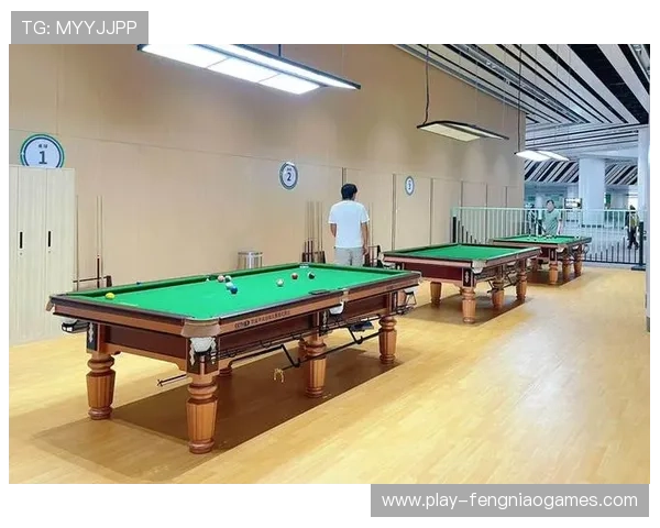 深圳黄木岗地铁运动馆现全民健身热，市民利用碎片化时间锻炼